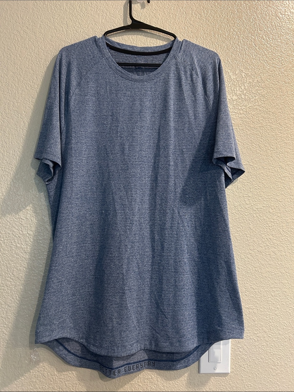 lululemon athletica Heather Blue Short Sleeve Crew Tee size L- XL